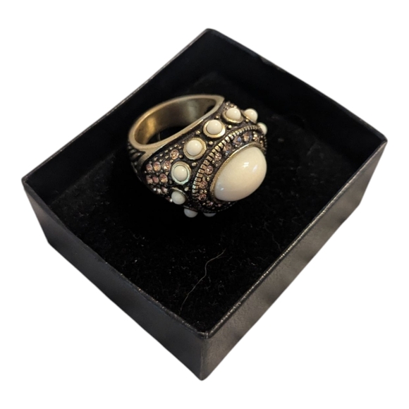 NIB Heidi Daus Rhapsody In Hues Ivory & Golden Crystals Cabochon Ring Size 7 - Picture 1 of 14
